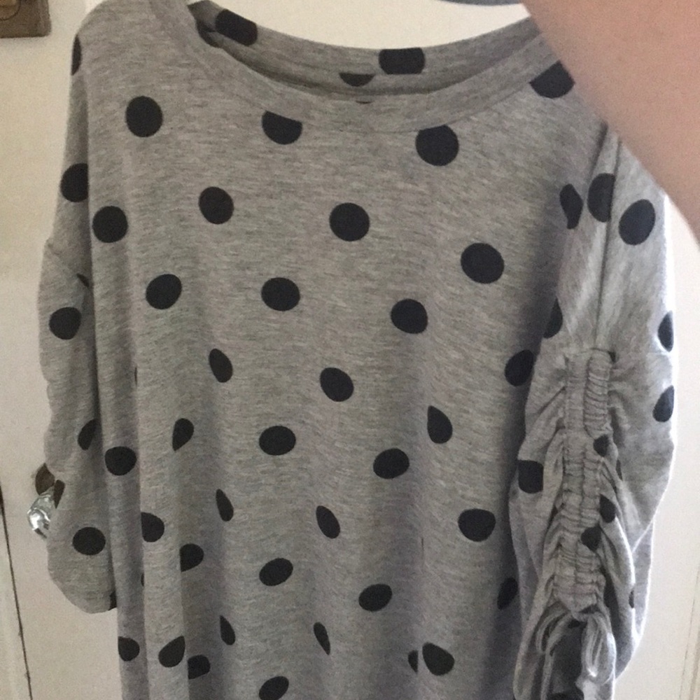 Polkadot dress with drawstring sleeves